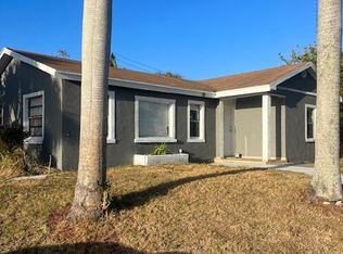 1203 West Ct, Mangonia Park, FL 33407