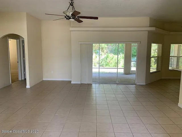 329 Chennault Lane - 329 — Photo 2