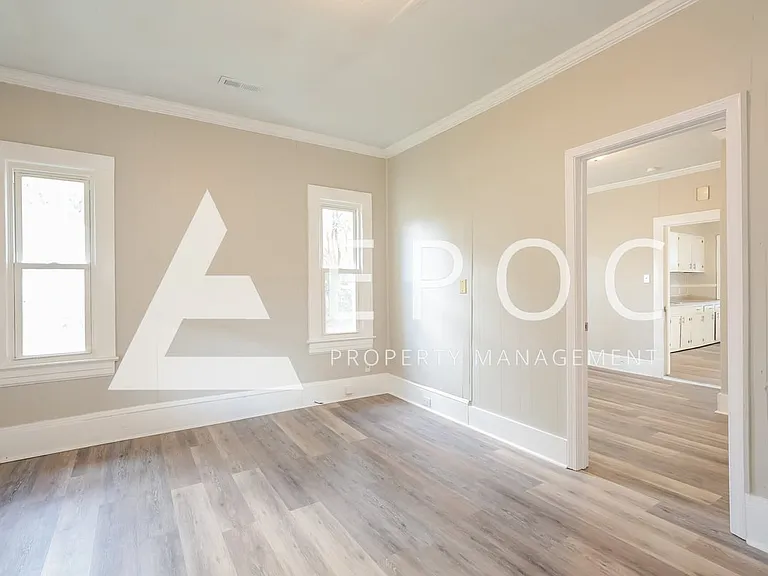 1010 Gordon St — Photo 11