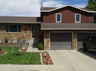 525 Bridger Dr, Green River, WY 82935
