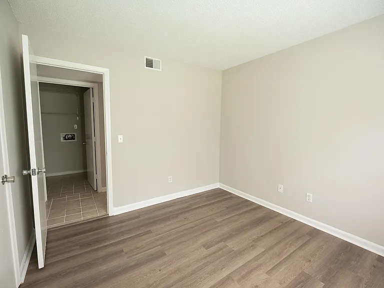 5639 Hornaday Rd #B — Photo 9