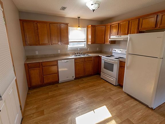 5th image of 1542 Florence Dr