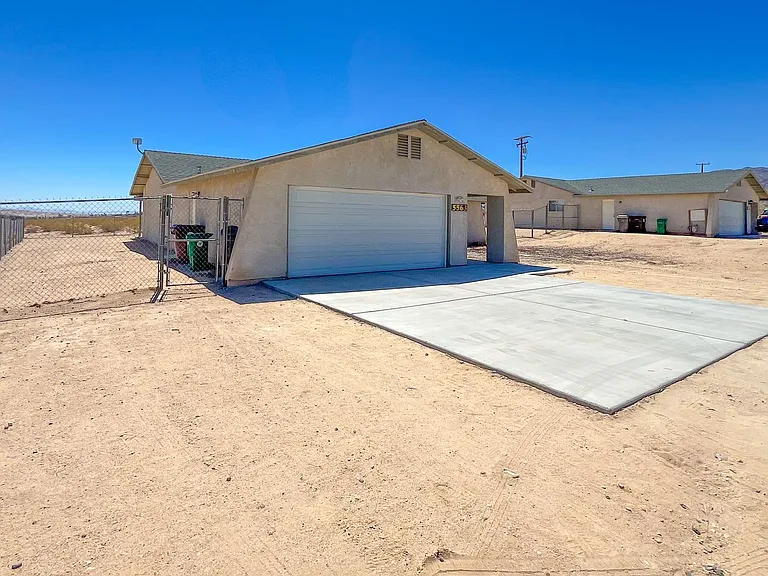 5563 Morongo Rd — Photo 23