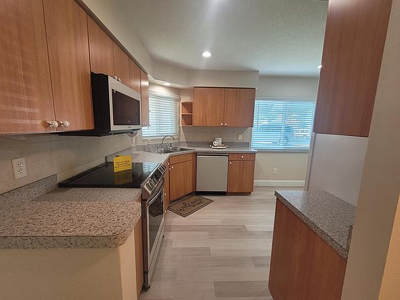 5th image of 2332 Turpin Dr