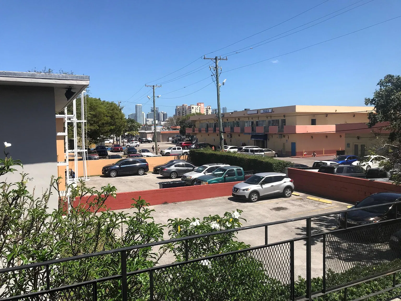 2 bed, 667 sqft, $2,000 — Photo 2