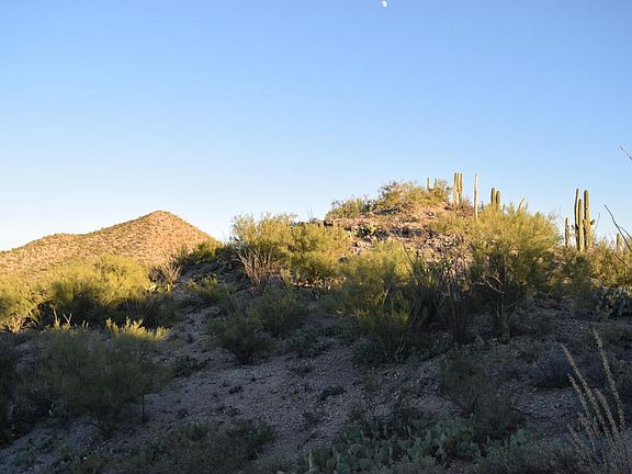 5th image of 977 S Bill Martin Dr