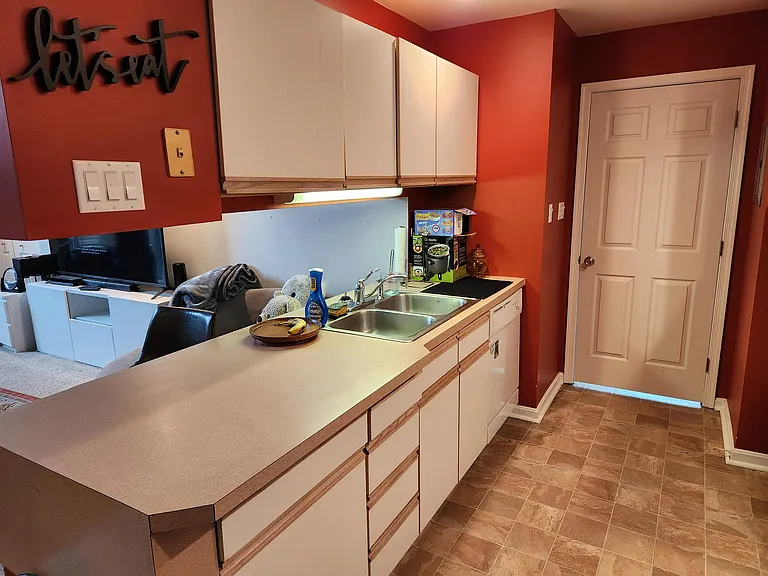 510 Cherrington Dr #1 — Photo 6