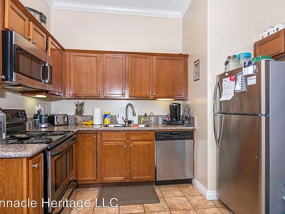 4th image of 360 N 1st St APT 32