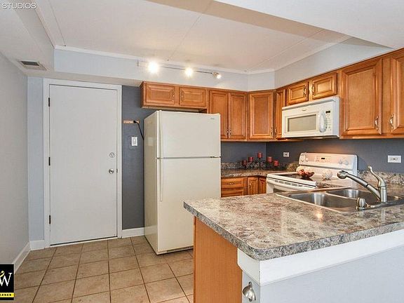 4th image of 15441 Treetop Dr APT 1A