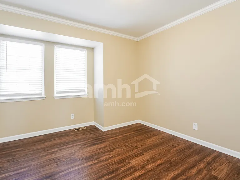 112 Shawnee Ln — Photo 12