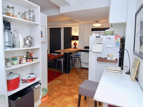 5th image of 77 Park Ter APT D19