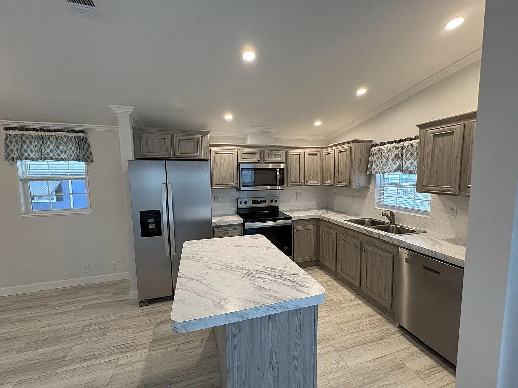 2 bed, 2.0 bath, 990 sqft, $1,333 — Photo 4