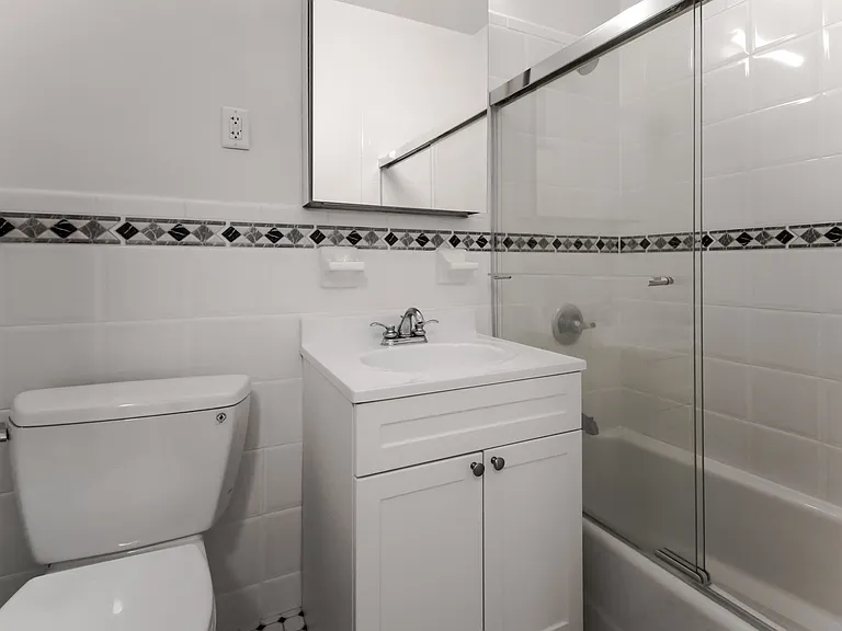 4 Park Ave #9G — Photo 6