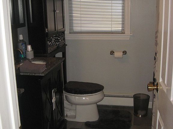 3rd image of 53 River Ave