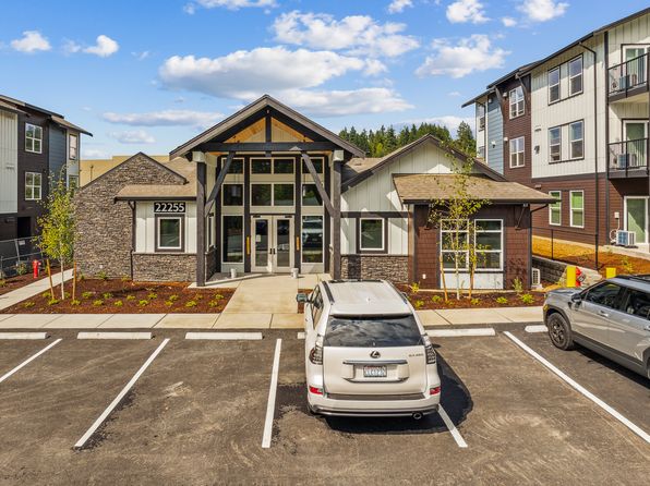 22295 Dauntless Dr NW #D303