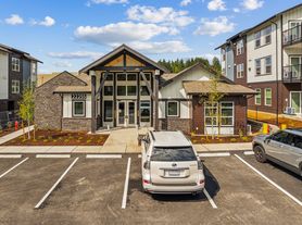 The Landing at College Marketplace