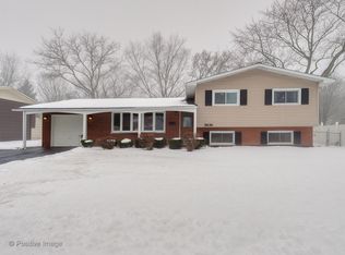 5626 Elm St, Lisle, IL 60532