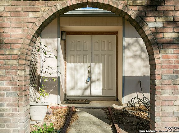 5th image of 15006 Old Creek St