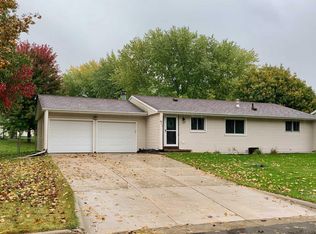 624 Yorktown Rd, Deforest, WI 53532