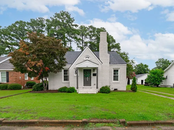 602 W Main St, Benson, NC 27504