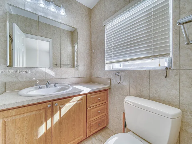 4136 SW 14th St — Photo 19