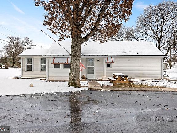 2nd image of 321 Barlow Two Taverns Rd