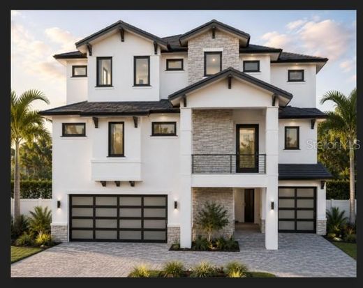 11245 9th St E, Treasure Island, FL 33706