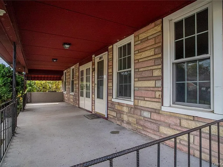 125 Hammond St #A — Photo 4