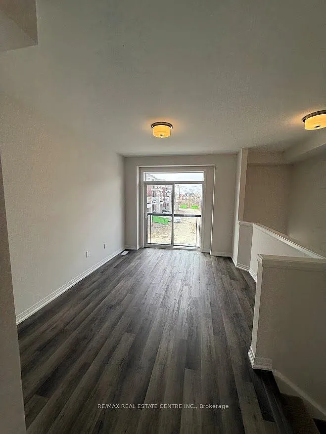 3 bed, $2,100 — Photo 4