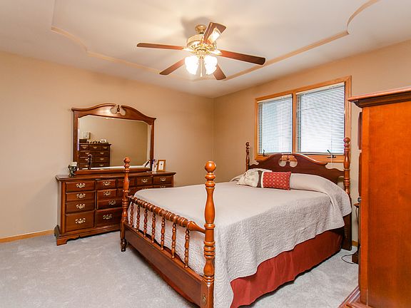 5th image of 4840 W 141st St