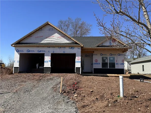 7 Anitas Ln, Brockport, NY 14420