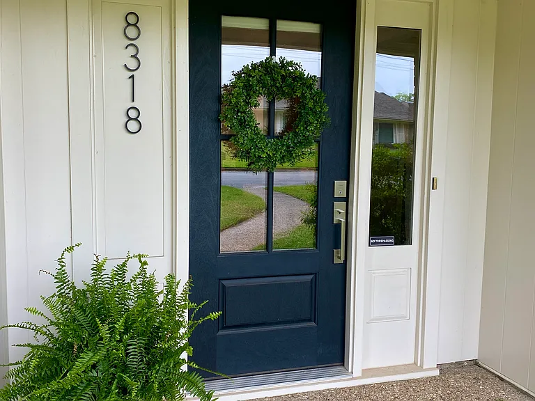 8318 Yale Dr — Photo 2