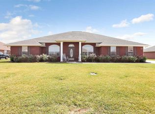 913 Aberdeen Dr, Cantonment, FL 32533