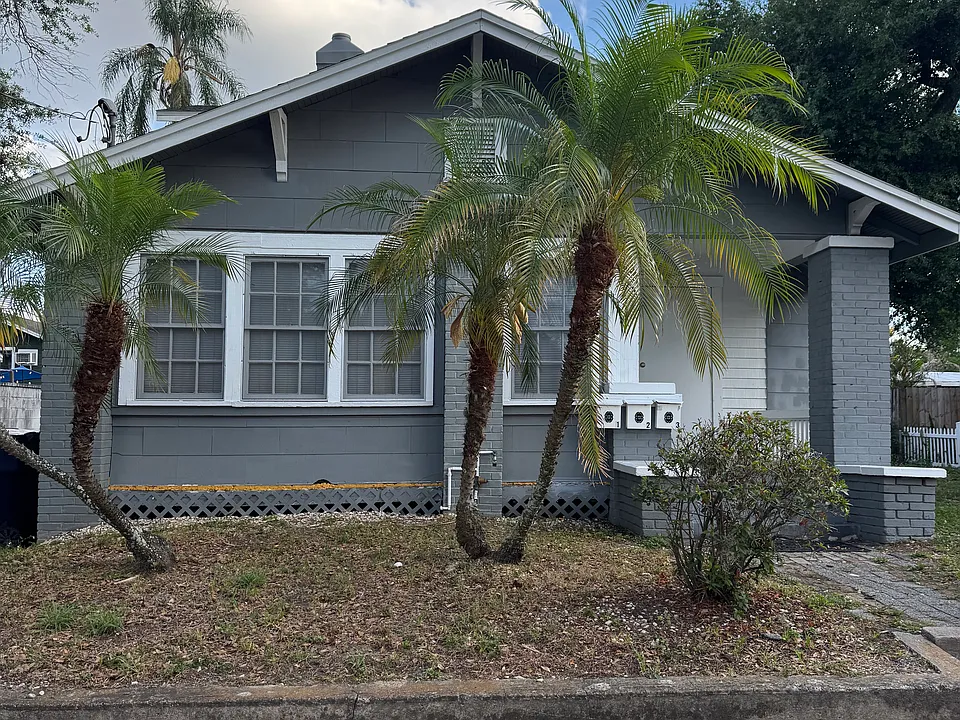 607 E Louisiana Ave #1