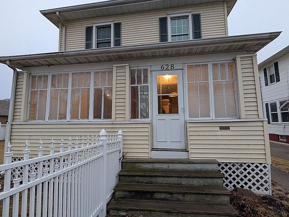 2nd image of 628 16th Ave