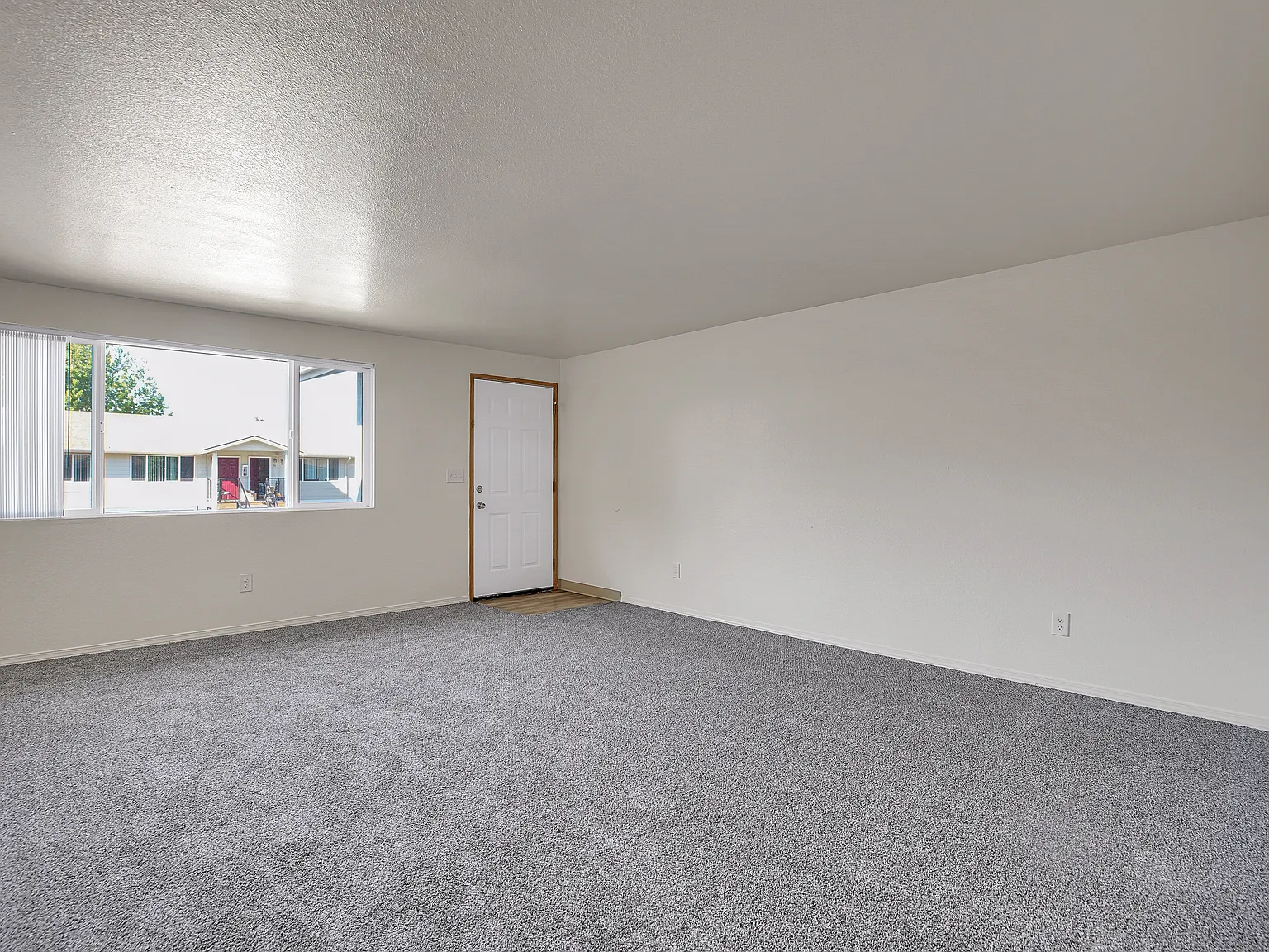 GRAND OAK APARTMENTS — Photo 3