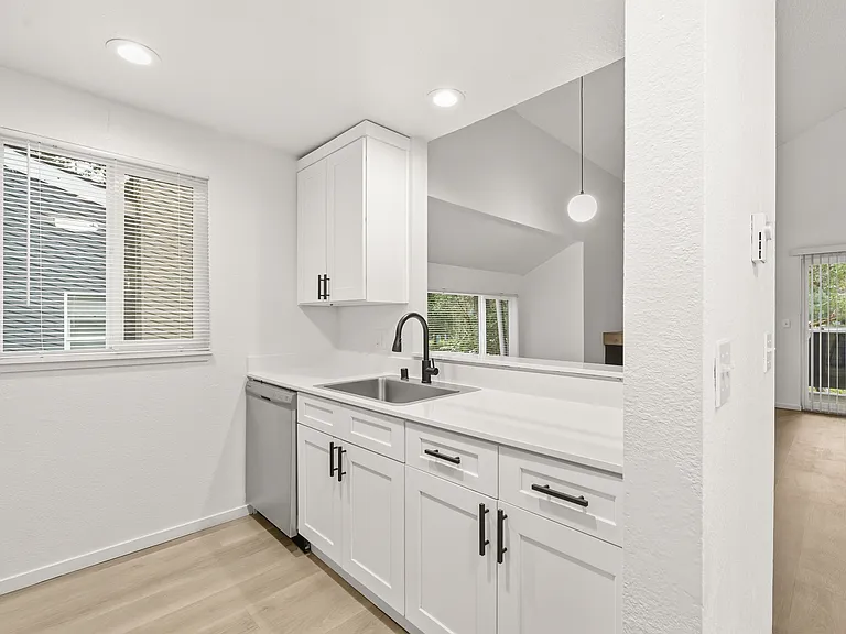 Rai Apartments — Photo 6