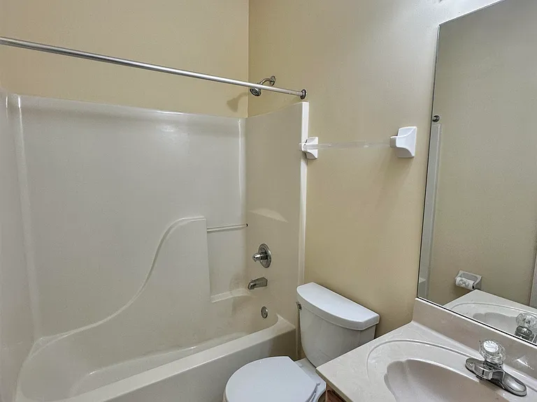 596 Ashley Glen Cir W — Photo 23