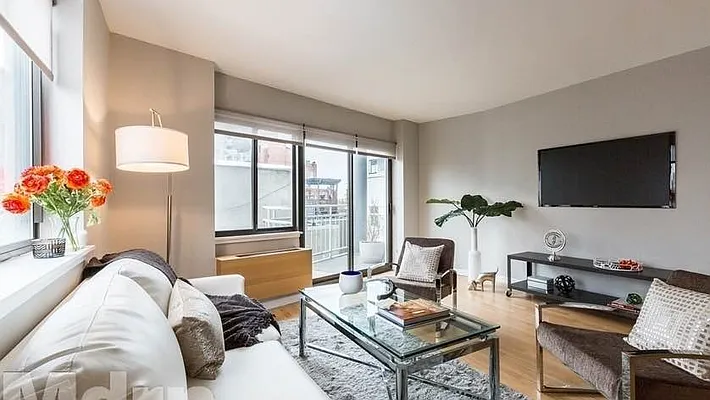 Rented by Park Property Advisors | media 11