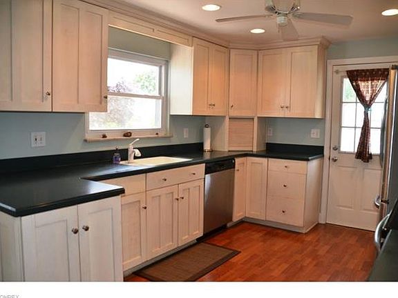 4th image of 1138 Melrose Dr