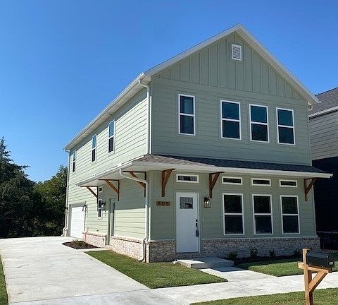 2nd image of 805 S Jagger Ln