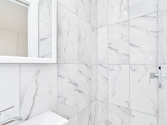 4th image of 109 Ludlow St APT 24