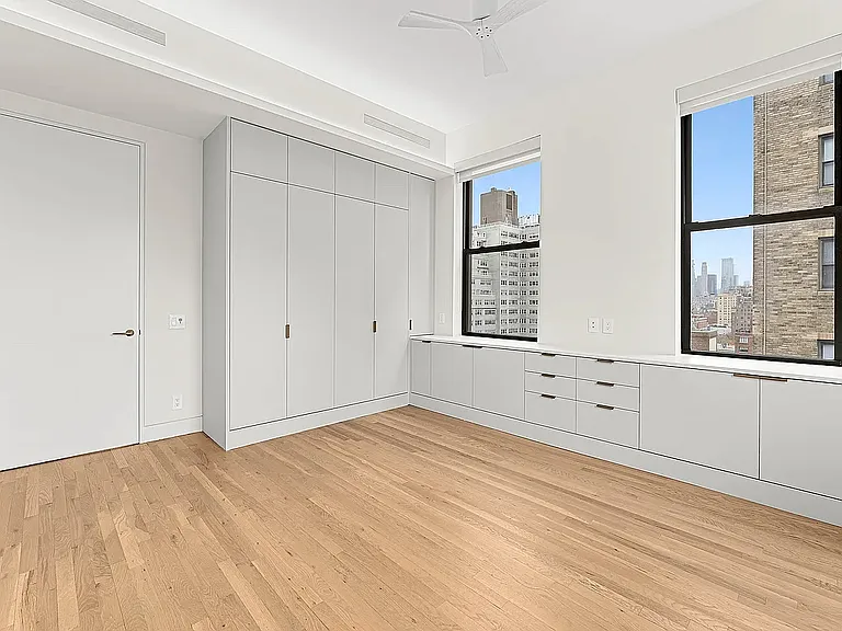 116 W 14th St #10S — Photo 9