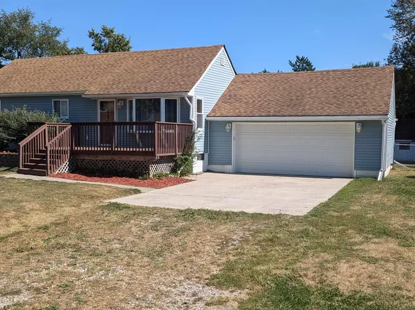 47230 Pinecrest Dr, Shelby Township, MI 48317