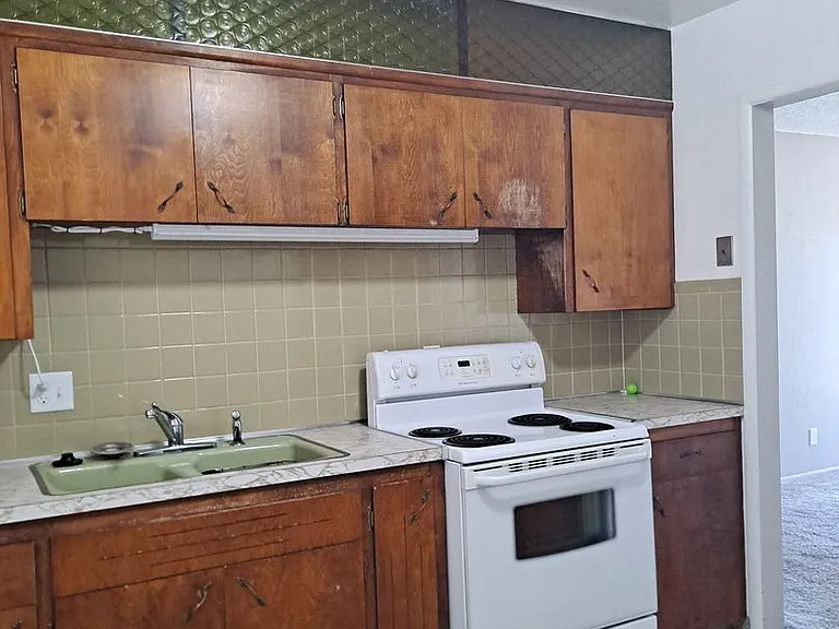 1626-1628 Hollywood Dr — Photo 3
