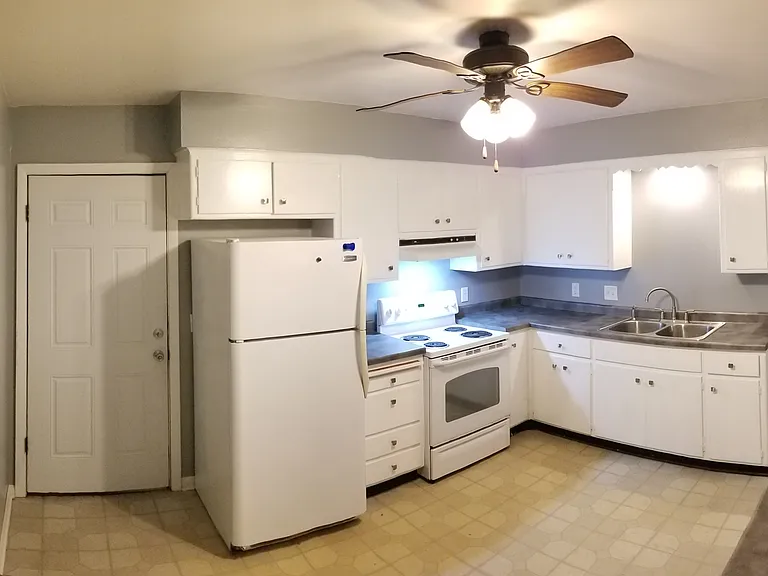 4810-4812 Camden Rd #4810 — Photo 13