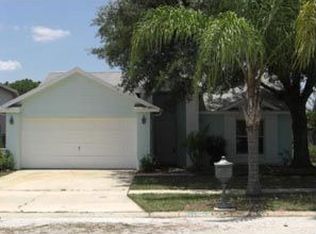 525 Sand Ridge Dr, Valrico, FL 33594