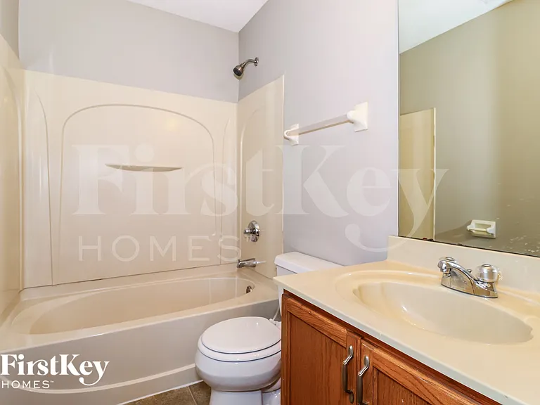 1411 Carlton Ridge Dr — Photo 16