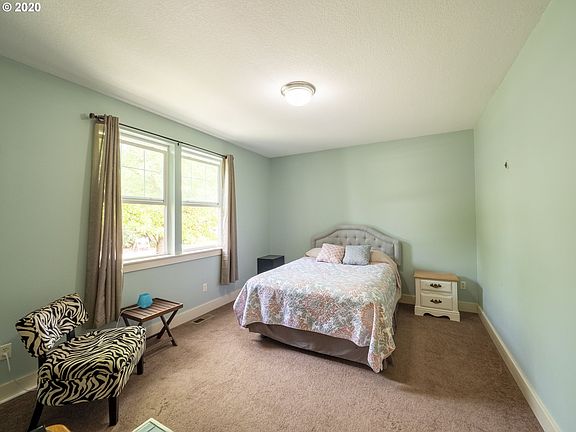 5th image of 5217 NE 109th St