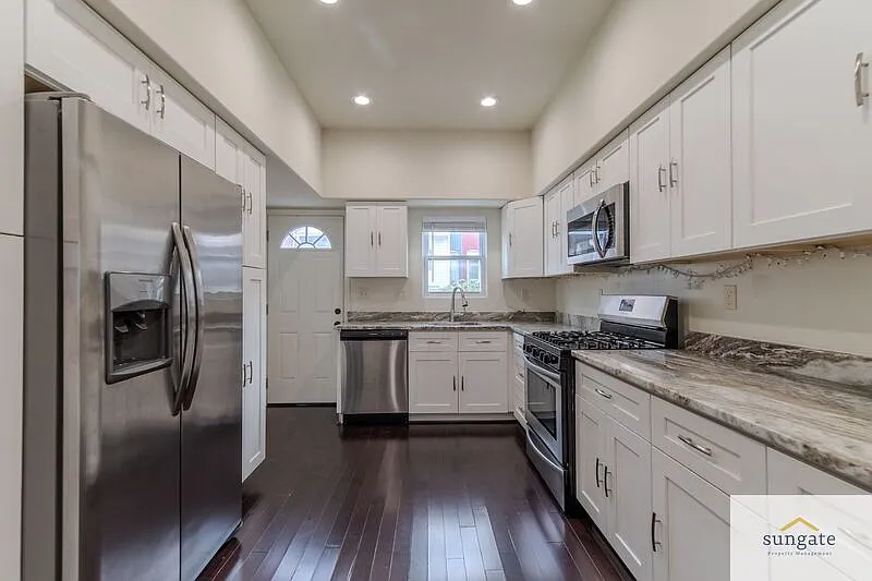 2 bed, 1.5 bath, 1128 sqft, $1,850 — Photo 2